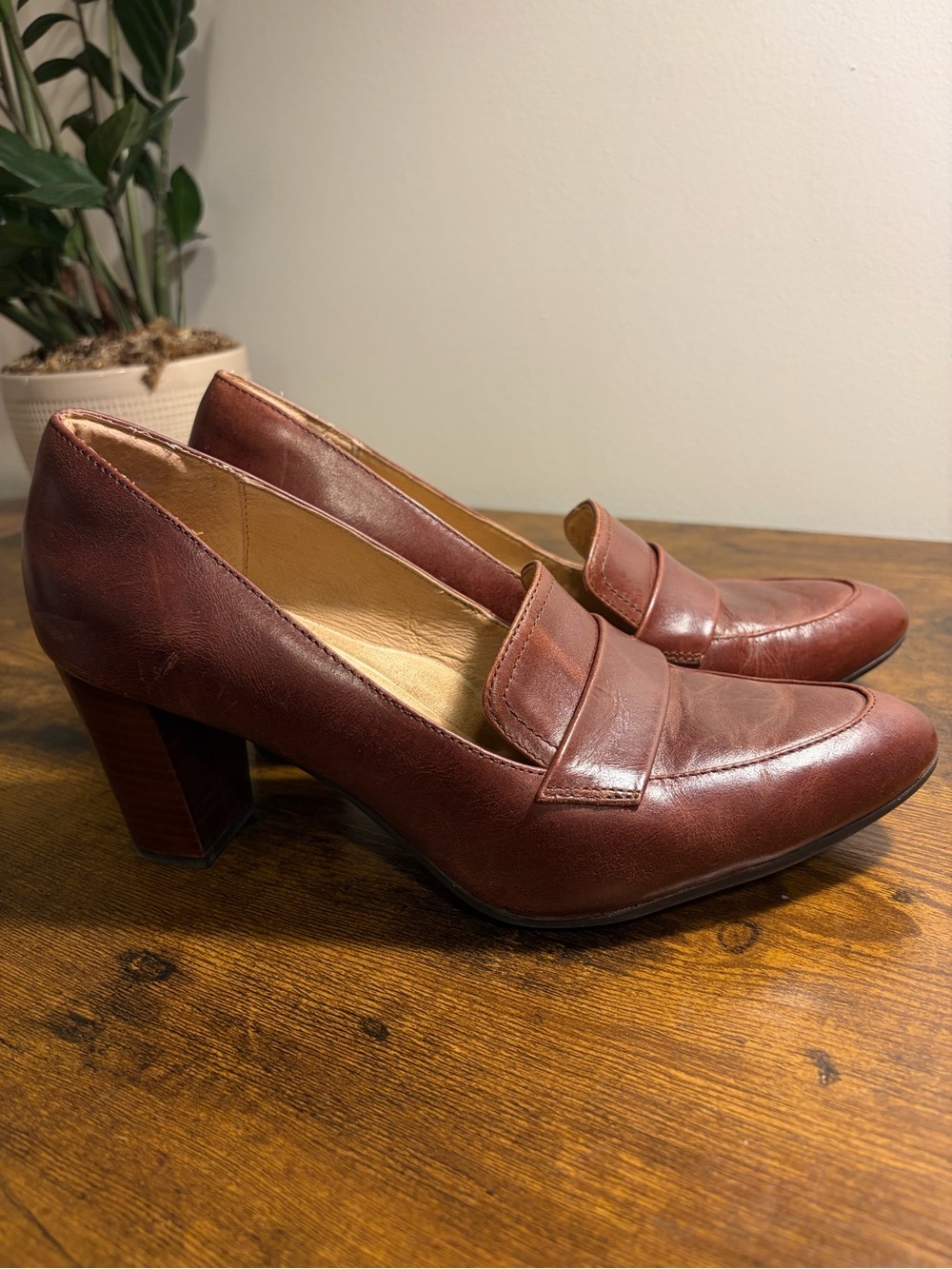 Sofft Amsterdam Leather Loafer Pumps in Cognac - Like new! $130 - Size 10